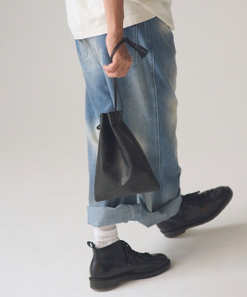 ADAM PATEK（アダムパテック）の「mko13444-water repellent leather mini drawstring bag 巾着型ミニバッグ(AP2619006)（ハンドバッグ・メンズ・ブラック・FREE）」の14枚目の写真