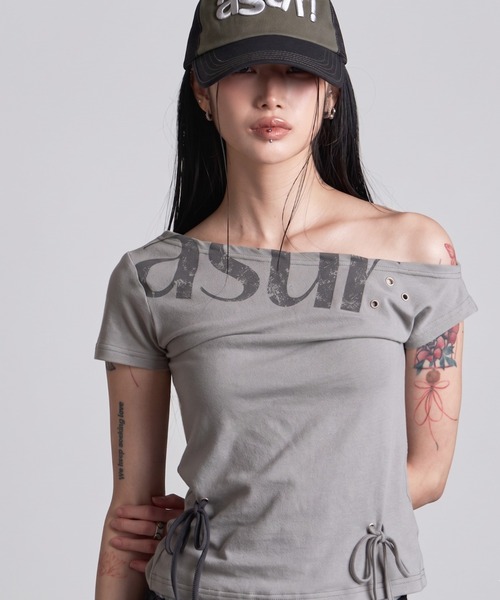 as you are(アズユーアー)の「◇ASYOUARE◇パンチング アンバランス オフショルダー Tシャツ PUNCHING UNBALANCE OFF-SHOULDER T-SHIRT(Tシャツ/カットソー・レディース・ホワイト/ブラック/グレー・FREE)」の1枚目の写真