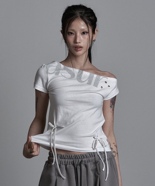 as you are(アズユーアー)の「◇ASYOUARE◇パンチング アンバランス オフショルダー Tシャツ PUNCHING UNBALANCE OFF-SHOULDER T-SHIRT(Tシャツ/カットソー・レディース・ホワイト/ブラック/グレー・FREE)」の7枚目の写真