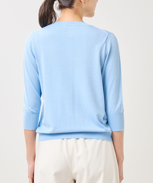 NARACAMICIE（ナラカミーチェ）の「【NARACAMICIE】パール釦クルーネックカーディガン（カーディガン/ボレロ・レディース・ブルー/ホワイト/ネイビー・M/XL）」の6枚目の写真