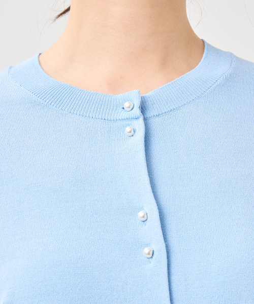 NARACAMICIE（ナラカミーチェ）の「【NARACAMICIE】パール釦クルーネックカーディガン（カーディガン/ボレロ・レディース・ブルー/ホワイト/ネイビー・M/XL）」の7枚目の写真