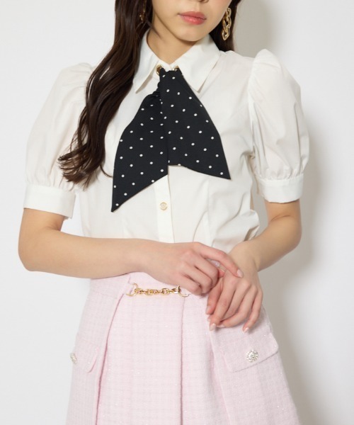 rienda(リエンダ)の「【森香澄さん着用】スカーフ付きハーフスリーブブラウス 春服(シャツ/ブラウス・レディース・ブルー/ライトイエロー/ホワイト・FREE)」の2枚目の写真
