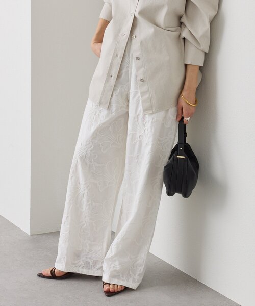 RIVE DROITE（リヴドロワ）の「【トレンド感抜群】シフリ刺繍パンツ（その他パンツ・レディース・オフホワイト/ブラック・38/36）」の5枚目の写真