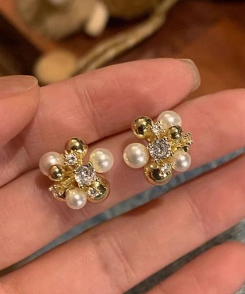 Mignonjour(ミニョンジュール)の「FReePLACe/ビジュー パールピアス R0189(ピアス(両耳用)・レディース・イエローゴールド/ホワイトゴールド・FREE)」の1枚目の写真
