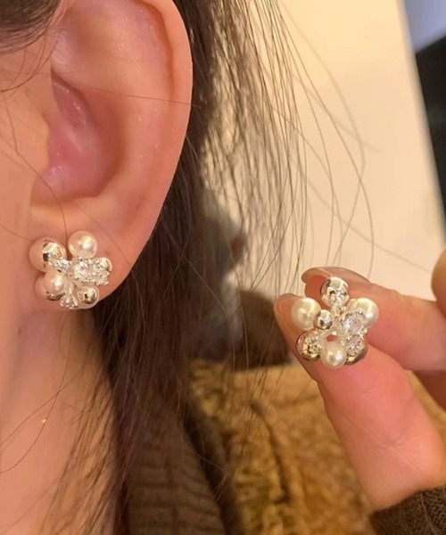 Mignonjour(ミニョンジュール)の「FReePLACe/ビジュー パールピアス R0189(ピアス(両耳用)・レディース・イエローゴールド/ホワイトゴールド・FREE)」の2枚目の写真