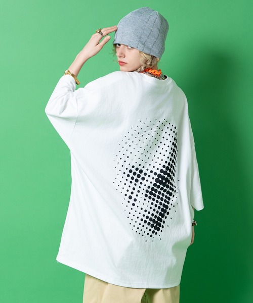 a.p.o.v.(エーピーオービー)の「a.p.o.v. サークルパッチドットアートスカルバックプリントオーバーサイズTシャツ(Tシャツ/カットソー・メンズ・ブラック/ホワイト/イエロー・ONESIZE)」の1枚目の写真