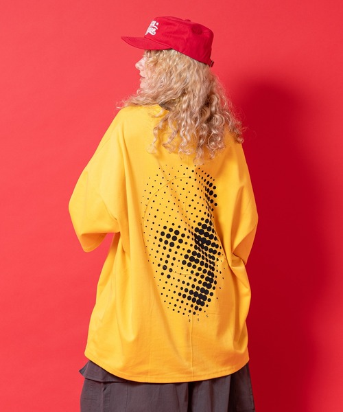 a.p.o.v.(エーピーオービー)の「a.p.o.v. サークルパッチドットアートスカルバックプリントオーバーサイズTシャツ(Tシャツ/カットソー・メンズ・ブラック/ホワイト/イエロー・ONESIZE)」の3枚目の写真