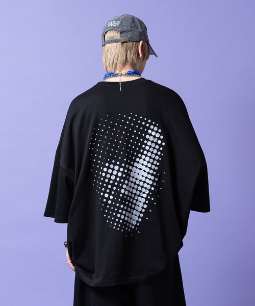 a.p.o.v.(エーピーオービー)の「a.p.o.v. サークルパッチドットアートスカルバックプリントオーバーサイズTシャツ(Tシャツ/カットソー・メンズ・ブラック/ホワイト/イエロー・ONESIZE)」の2枚目の写真