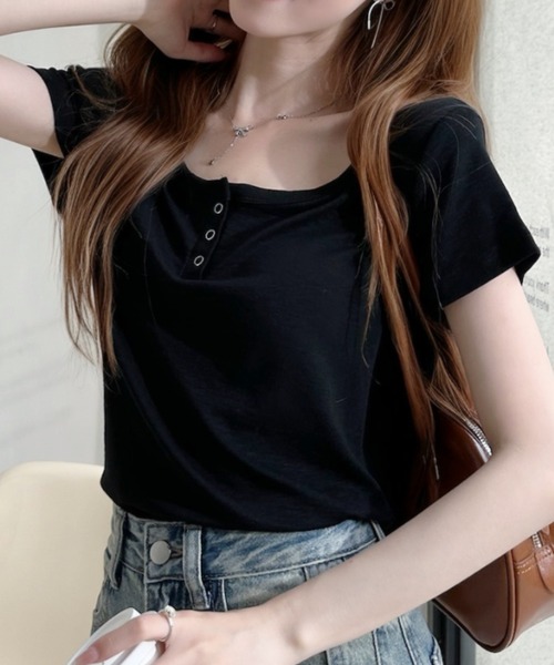 Ada.(エイダ)の「リングドットボタン付き ショート丈ヘンリーネック 半袖Tシャツ(Tシャツ/カットソー・レディース・ブラック/ブラウン/ライトグレー/ホワイト・FREE)」の6枚目の写真