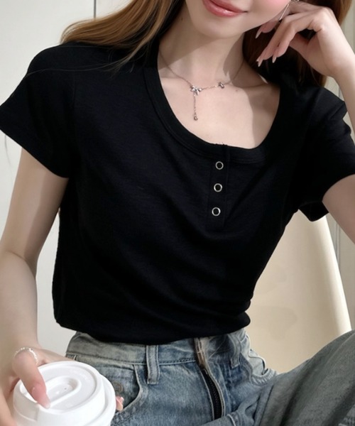 Ada.(エイダ)の「リングドットボタン付き ショート丈ヘンリーネック 半袖Tシャツ(Tシャツ/カットソー・レディース・ブラック/ブラウン/ライトグレー/ホワイト・FREE)」の9枚目の写真