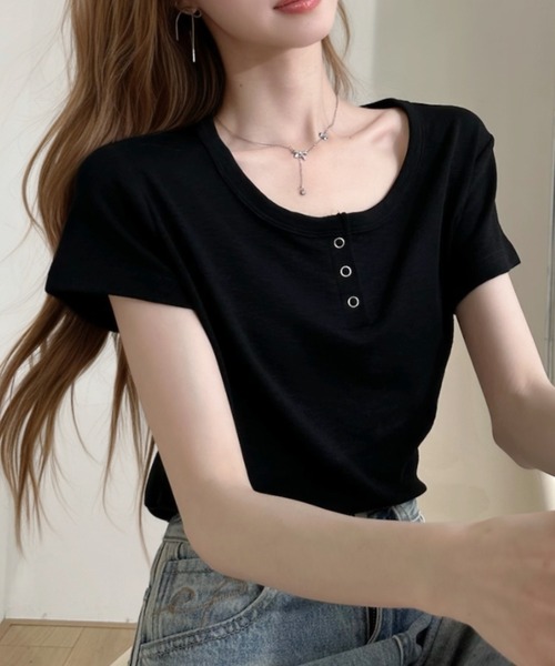 Ada.(エイダ)の「リングドットボタン付き ショート丈ヘンリーネック 半袖Tシャツ(Tシャツ/カットソー・レディース・ブラック/ブラウン/ライトグレー/ホワイト・FREE)」の11枚目の写真