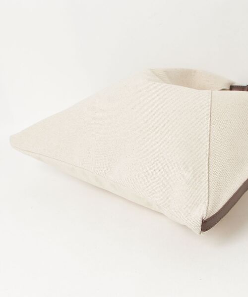 fredy emue（フレディエミュ）の「LE VERNIS　ロープワンハンドルキャンバスバッグ（ショルダーバッグ・レディース・ブラック/ブラウン・FREE）」の4枚目の写真