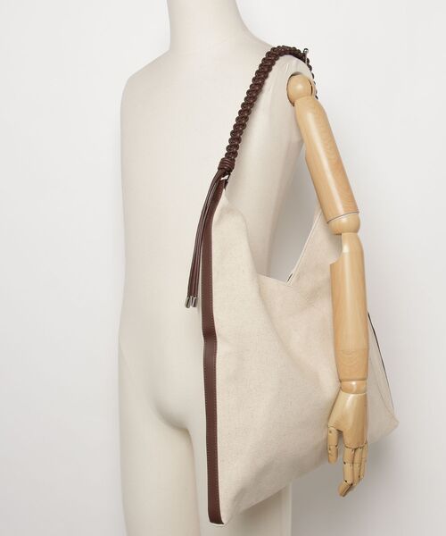 fredy emue（フレディエミュ）の「LE VERNIS　ロープワンハンドルキャンバスバッグ（ショルダーバッグ・レディース・ブラック/ブラウン・FREE）」の6枚目の写真