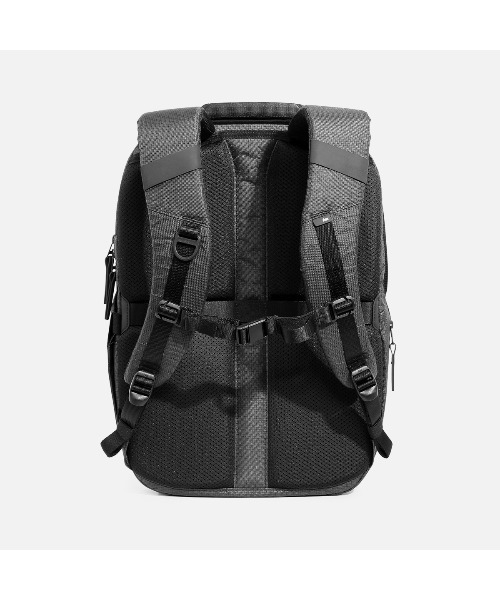 Aer(エアー)の「AER City Pack Pro2 Ultra 20L / AER-28063(バックパック/リュック・メンズ・ブラック・FREE)」の6枚目の写真