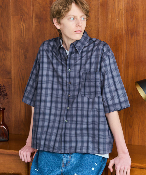 OSKR（オーエスケーアール）の「OSKR / オーエスケーアール Ombre Sheer Check S/S Shirt（シャツ/ブラウス・メンズ・ブラック/ネイビー・MEDIUM/LARGE）」の2枚目の写真