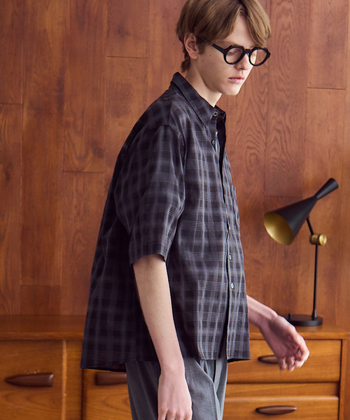 OSKR（オーエスケーアール）の「OSKR / オーエスケーアール Ombre Sheer Check S/S Shirt（シャツ/ブラウス・メンズ・ブラック/ネイビー・MEDIUM/LARGE）」の15枚目の写真