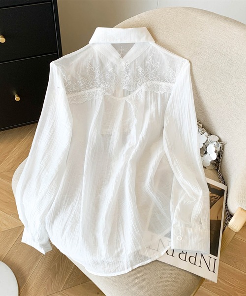 AMAJI(アマジ)の「バックレース切替 シアー長袖ブラウス(シャツ/ブラウス・レディース・ホワイト・X-LARGE/LARGE/MEDIUM/SMALL)」の2枚目の写真