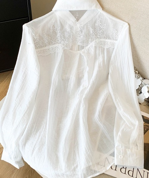 AMAJI(アマジ)の「バックレース切替 シアー長袖ブラウス(シャツ/ブラウス・レディース・ホワイト・X-LARGE/LARGE/MEDIUM/SMALL)」の6枚目の写真