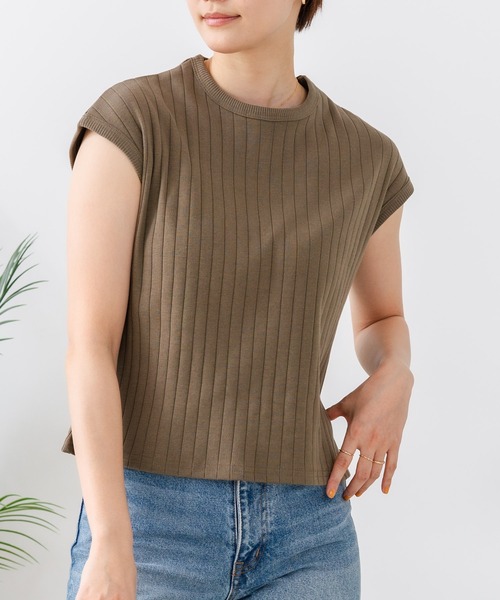 fort point（フォーポイント）の「【C-FORT POINT/フォートポイント】華奢見え ワイドリブフレンチスリーブＴシャツ 二の腕カバー 伸縮性 細見え オフィス 通勤 きれいめ 大人カジュアル（Tシャツ/カットソー・レディース・ブラック/ブラウン/オフホワイト/カーキ・FREE）」の4枚目の写真