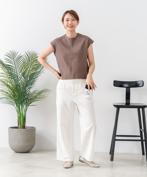 fort point（フォーポイント）の「【C-FORT POINT/フォートポイント】華奢見え ワイドリブフレンチスリーブＴシャツ 二の腕カバー 伸縮性 細見え オフィス 通勤 きれいめ 大人カジュアル（Tシャツ/カットソー・レディース・ブラック/ブラウン/オフホワイト/カーキ・FREE）」の8枚目の写真