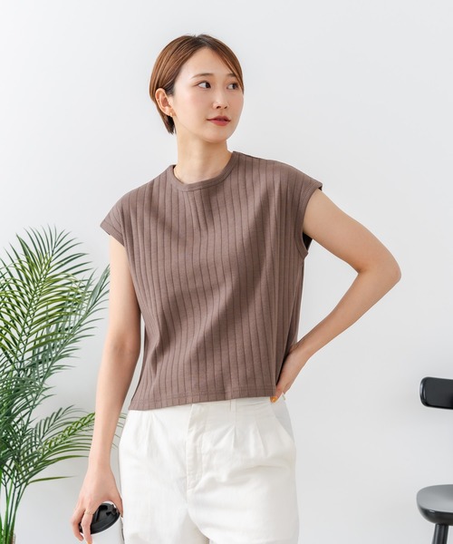 fort point（フォーポイント）の「【C-FORT POINT/フォートポイント】華奢見え ワイドリブフレンチスリーブＴシャツ 二の腕カバー 伸縮性 細見え オフィス 通勤 きれいめ 大人カジュアル（Tシャツ/カットソー・レディース・ブラック/ブラウン/オフホワイト/カーキ・FREE）」の13枚目の写真