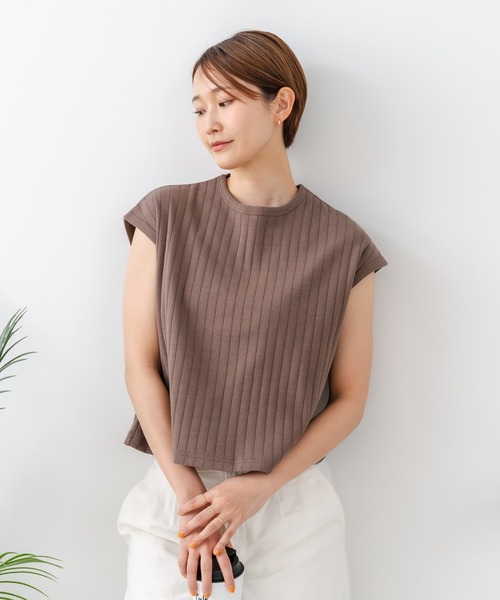 fort point（フォーポイント）の「【C-FORT POINT/フォートポイント】華奢見え ワイドリブフレンチスリーブＴシャツ 二の腕カバー 伸縮性 細見え オフィス 通勤 きれいめ 大人カジュアル（Tシャツ/カットソー・レディース・ブラック/ブラウン/オフホワイト/カーキ・FREE）」の16枚目の写真