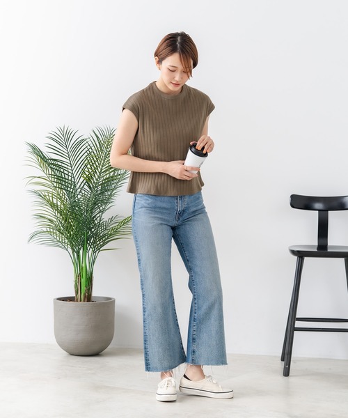 fort point（フォーポイント）の「【C-FORT POINT/フォートポイント】華奢見え ワイドリブフレンチスリーブＴシャツ 二の腕カバー 伸縮性 細見え オフィス 通勤 きれいめ 大人カジュアル（Tシャツ/カットソー・レディース・ブラック/ブラウン/オフホワイト/カーキ・FREE）」の20枚目の写真