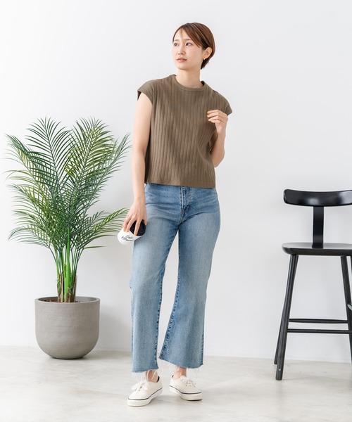 fort point（フォーポイント）の「【C-FORT POINT/フォートポイント】華奢見え ワイドリブフレンチスリーブＴシャツ 二の腕カバー 伸縮性 細見え オフィス 通勤 きれいめ 大人カジュアル（Tシャツ/カットソー・レディース・ブラック/ブラウン/オフホワイト/カーキ・FREE）」の21枚目の写真