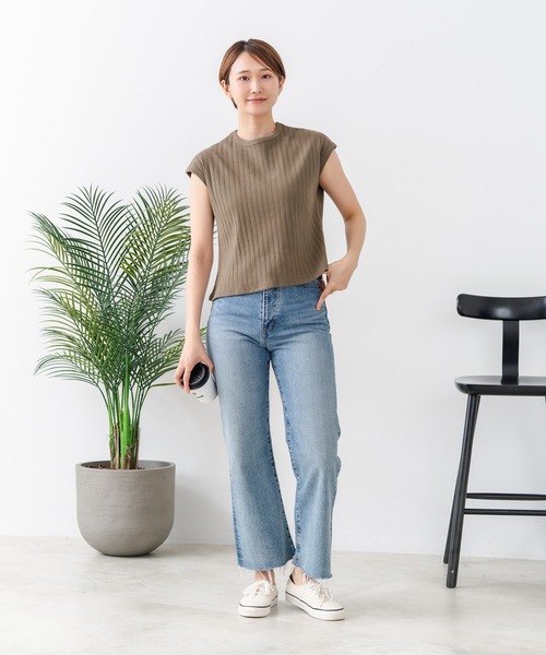fort point（フォーポイント）の「【C-FORT POINT/フォートポイント】華奢見え ワイドリブフレンチスリーブＴシャツ 二の腕カバー 伸縮性 細見え オフィス 通勤 きれいめ 大人カジュアル（Tシャツ/カットソー・レディース・ブラック/ブラウン/オフホワイト/カーキ・FREE）」の22枚目の写真