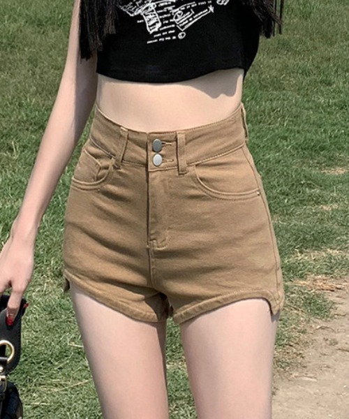Teem Store(チームストア)の「ダブルボタンハイウエスト ショートパンツ(その他パンツ・レディース・ホワイト/ブラウン系その他/ブラック/ベージュ・S/M)」の4枚目の写真