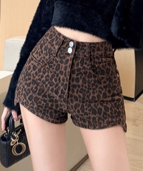 Teem Store(チームストア)の「ダブルボタンハイウエスト ショートパンツ(その他パンツ・レディース・ホワイト/ブラウン系その他/ブラック/ベージュ・S/M)」の18枚目の写真