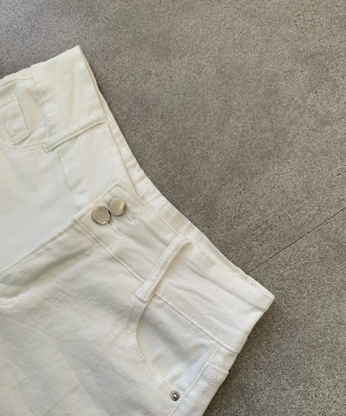 Teem Store(チームストア)の「ダブルボタンハイウエスト ショートパンツ(その他パンツ・レディース・ホワイト/ブラウン系その他/ブラック/ベージュ・S/M)」の6枚目の写真