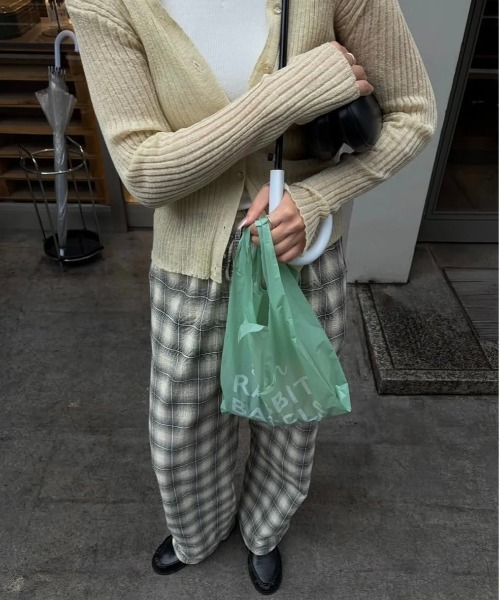 lawgy(ラウジー)の「sheer rib compact long sleeve tops / シアーリブコンパクトロングスリーブトップス(その他トップス・レディース・クリーム/ピンク系・FREE)」の17枚目の写真