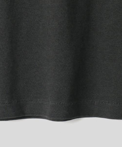 INDUST(インダスト)の「ピグメントウォッシュハーフTシャツ_2COLOR(Tシャツ/カットソー・レディース・チャコールグレー/ベージュ・1(S)/2(M)/3(L))」の3枚目の写真