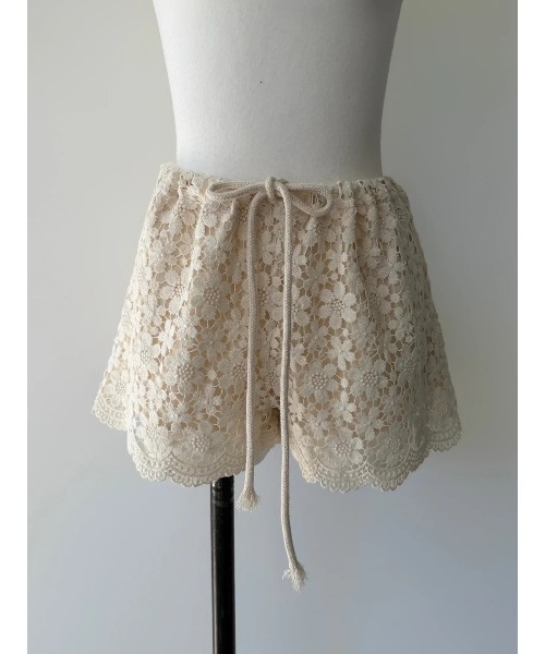 miies miim(ミーエスミーム)の「floral lace shorts(その他パンツ・レディース・アイボリー・FREE)」の4枚目の写真