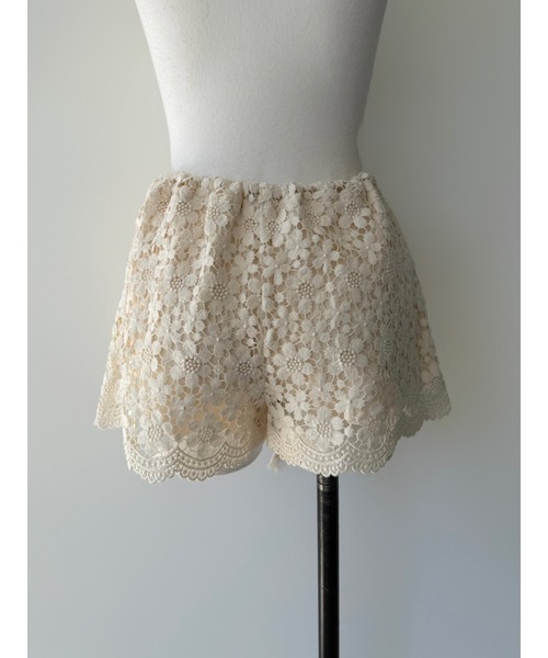 miies miim(ミーエスミーム)の「floral lace shorts(その他パンツ・レディース・アイボリー・FREE)」の6枚目の写真