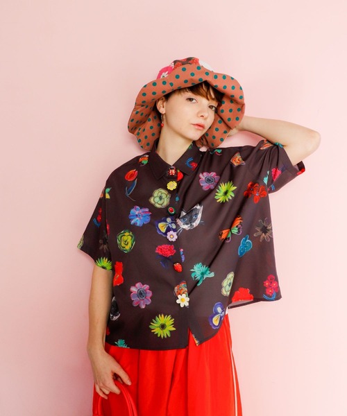 Three Four Time(スリーフォータイム)の「【ばら色の帽子】ばら色×Three Four Time コラボプリントシャツ(シャツ/ブラウス・レディース・ブラック系その他・FREE)」の2枚目の写真