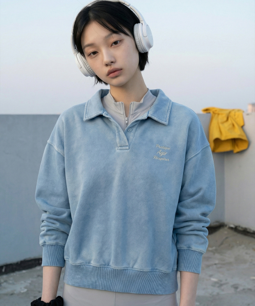 LENGAGEMENT(ランガージュマン)の「AGIR Salt-Washed Crop Polo Sweatshirt (Light Blue)(スウェット・レディース・ライトブルー・1/2)」の2枚目の写真