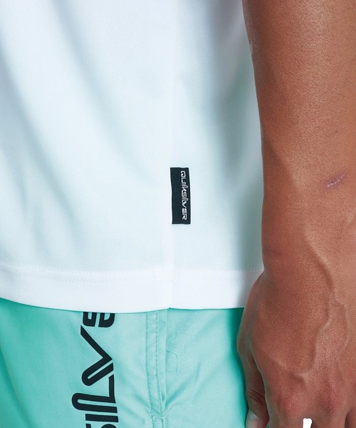 Quiksilver(クイックシルバー)の「QUIKSILVER メンズ TEXT LOGO SS 半袖Tシャツ 速乾 UPF50+ ドライタッチ【2026年夏モデル】(Tシャツ/カットソー・メンズ・ホワイト/ブラック/ブルー・X-LARGE/LARGE/MEDIUM/SMALL)」の9枚目の写真