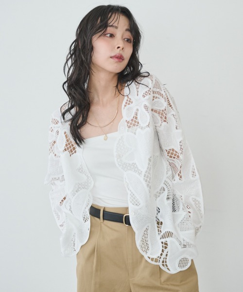 Anclear oui(アンクリアウィ)の「フラワー刺繍レースカーディガン(カーディガン/ボレロ・レディース・ホワイト/ブラウン/ブラック・F)」の1枚目の写真