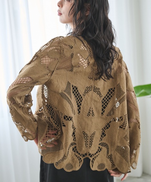 Anclear oui(アンクリアウィ)の「フラワー刺繍レースカーディガン(カーディガン/ボレロ・レディース・ホワイト/ブラウン/ブラック・F)」の11枚目の写真