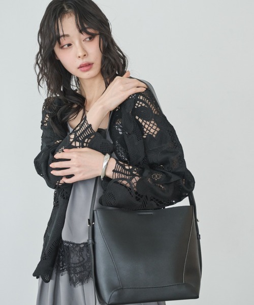 Anclear oui(アンクリアウィ)の「フラワー刺繍レースカーディガン(カーディガン/ボレロ・レディース・ホワイト/ブラウン/ブラック・F)」の5枚目の写真