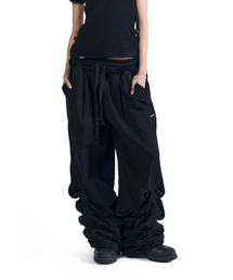 Knee Pin-tuck Contrast Cargo Pants (Black)（その他パンツ）｜AAKAM