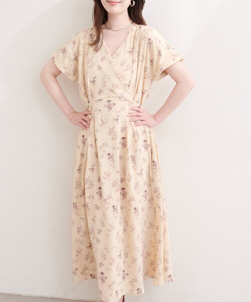natural couture(ナチュラルクチュール)の「フレンチスリーブカシュクールワンピース(ワンピース・レディース・ホワイト系その他/ベージュ/ブラック/ブラウン/サックスブルー・FREE)」の1枚目の写真