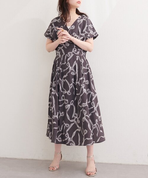 natural couture(ナチュラルクチュール)の「フレンチスリーブカシュクールワンピース(ワンピース・レディース・ホワイト系その他/ベージュ/ブラック/ブラウン/サックスブルー・FREE)」の4枚目の写真