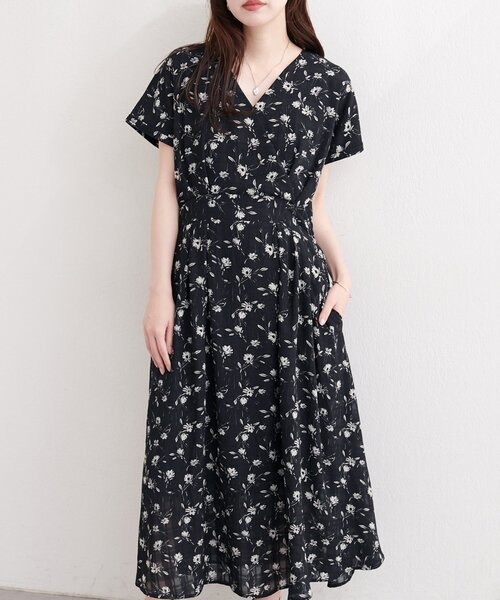 natural couture(ナチュラルクチュール)の「フレンチスリーブカシュクールワンピース(ワンピース・レディース・ホワイト系その他/ベージュ/ブラック/ブラウン/サックスブルー・FREE)」の6枚目の写真