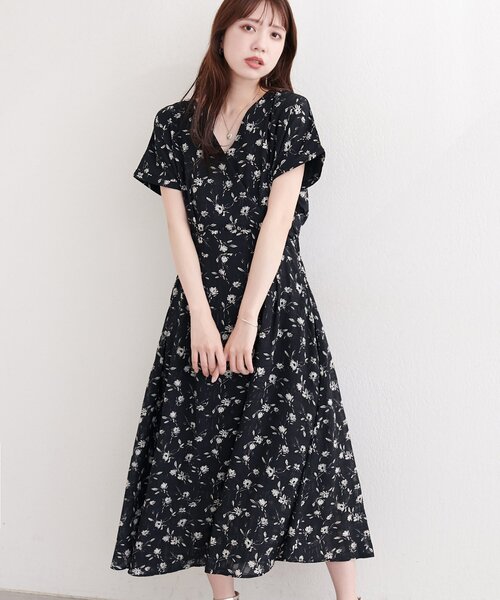 natural couture(ナチュラルクチュール)の「フレンチスリーブカシュクールワンピース(ワンピース・レディース・ホワイト系その他/ベージュ/ブラック/ブラウン/サックスブルー・FREE)」の7枚目の写真