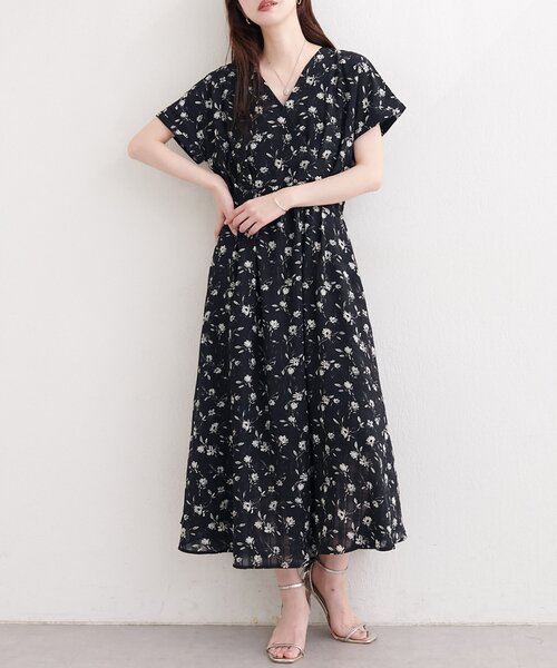 natural couture(ナチュラルクチュール)の「フレンチスリーブカシュクールワンピース(ワンピース・レディース・ホワイト系その他/ベージュ/ブラック/ブラウン/サックスブルー・FREE)」の8枚目の写真
