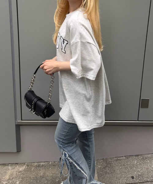 continuer de NICE CLAUP(コンティニューデナイスクラップ)の「レースロゴ×色々ロゴBIGT(Tシャツ/カットソー・レディース・オフホワイト/ピンク/オートミール/スミクロ・FREE)」の19枚目の写真