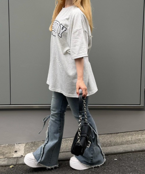 continuer de NICE CLAUP(コンティニューデナイスクラップ)の「レースロゴ×色々ロゴBIGT(Tシャツ/カットソー・レディース・オフホワイト/ピンク/オートミール/スミクロ・FREE)」の17枚目の写真